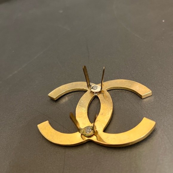 Chanel Logo from 1999. large size taken from my old bag. Gold plated on the CC - Picture 6 of 11